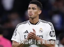 关于海港开场5分钟连进两球，贝林厄姆防线形同虚设！的信息